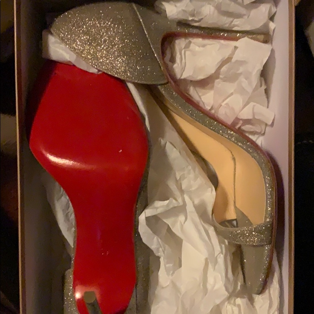 ❌SOLD❌ Christian Louboutin  glittery grey/gold